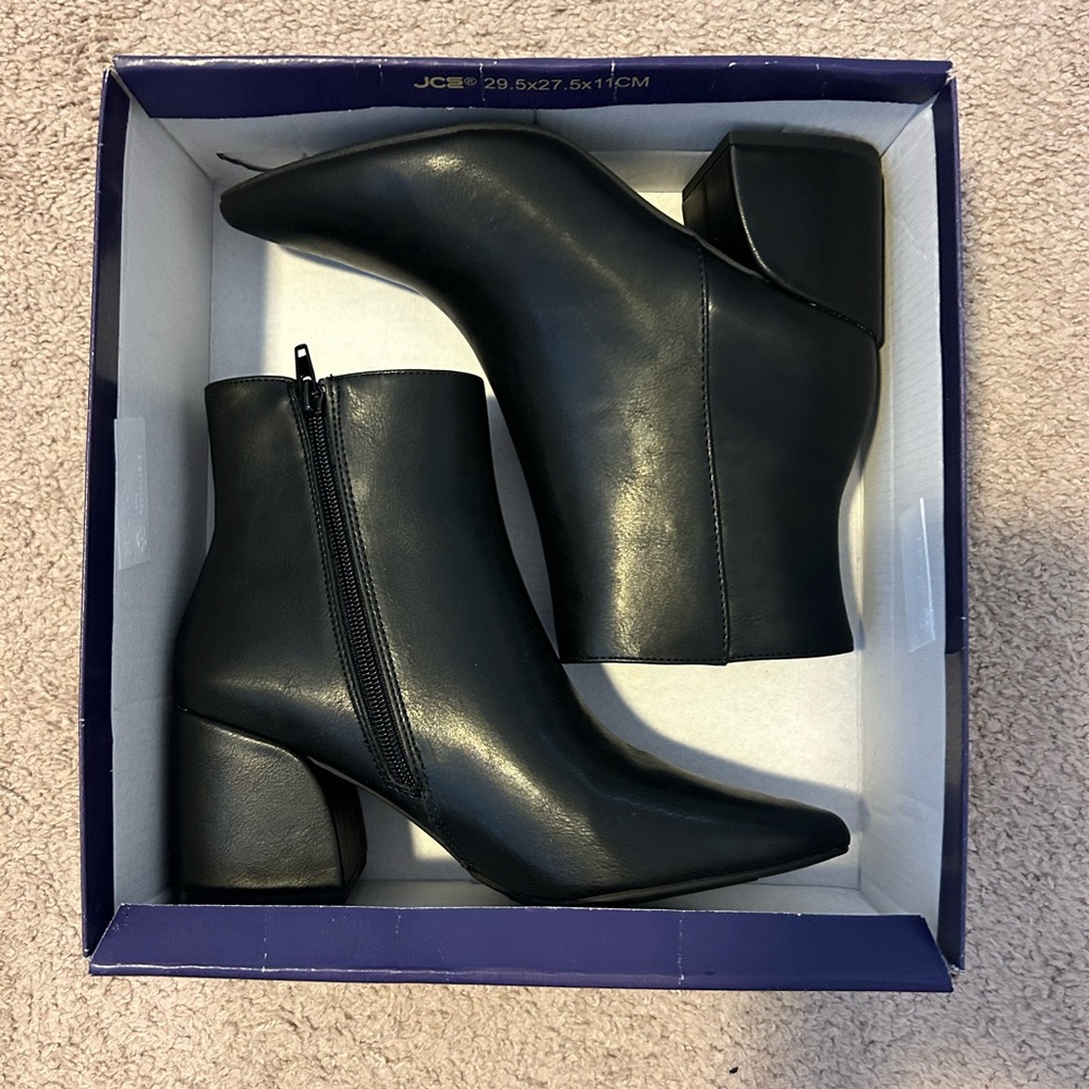 Madden Girl Marggot Black Boots Size 7